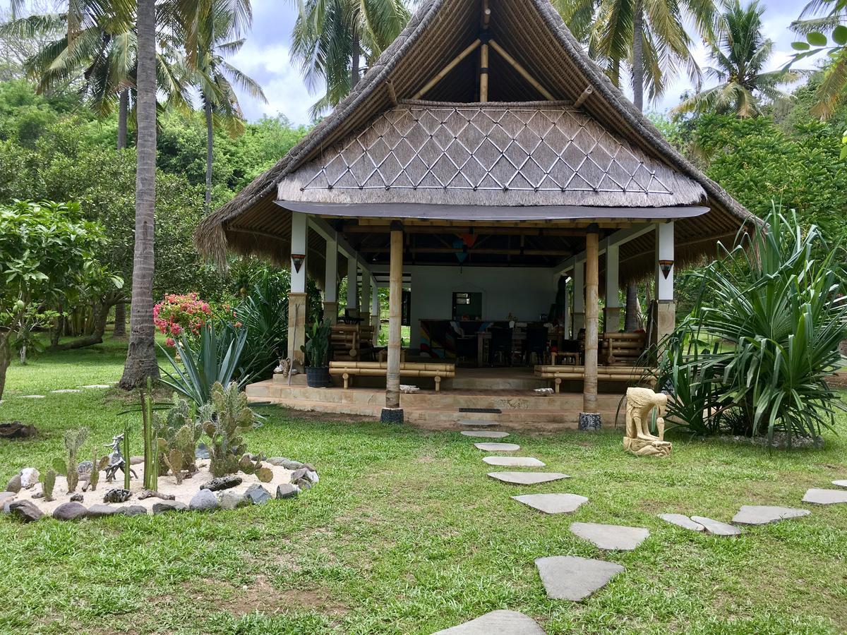 The Papalagi Resort Gili Gede Luaran gambar