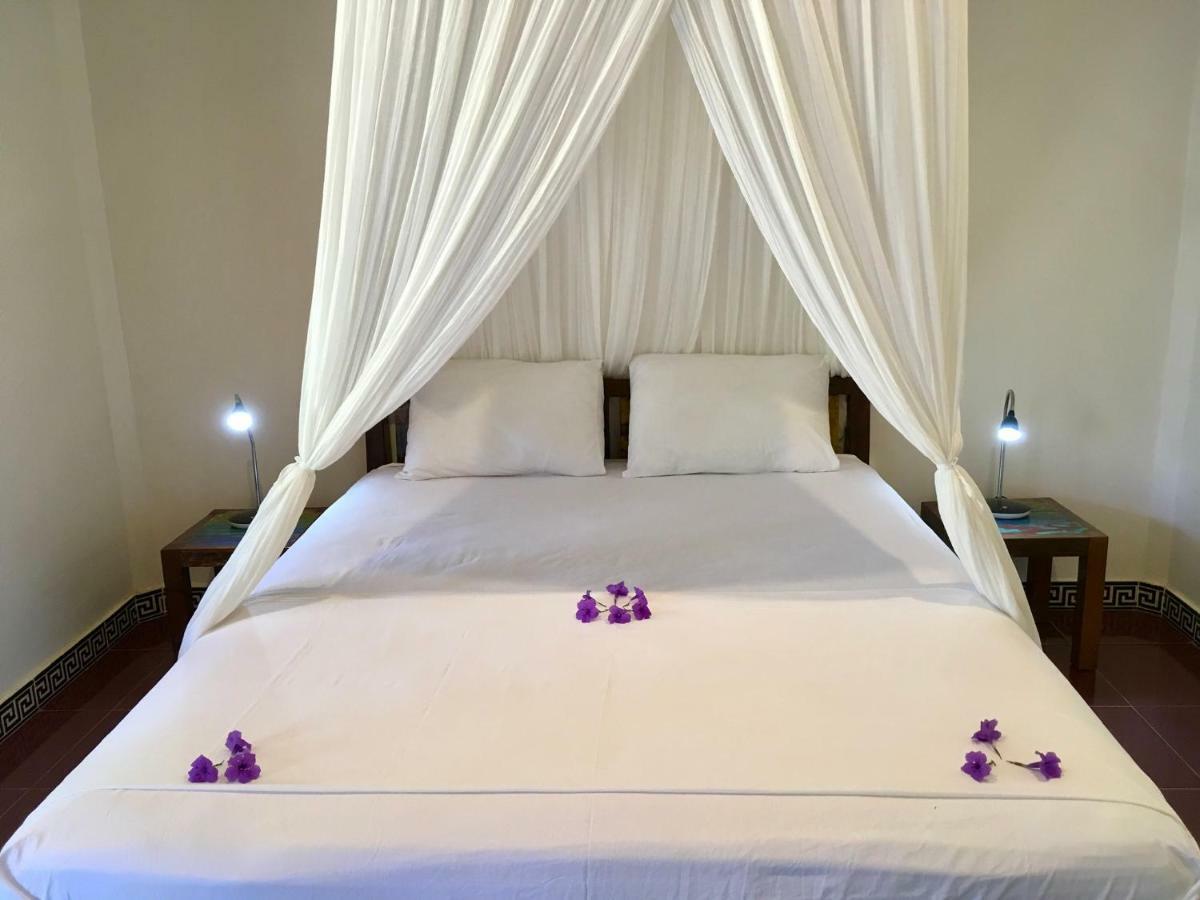 The Papalagi Resort Gili Gede Luaran gambar