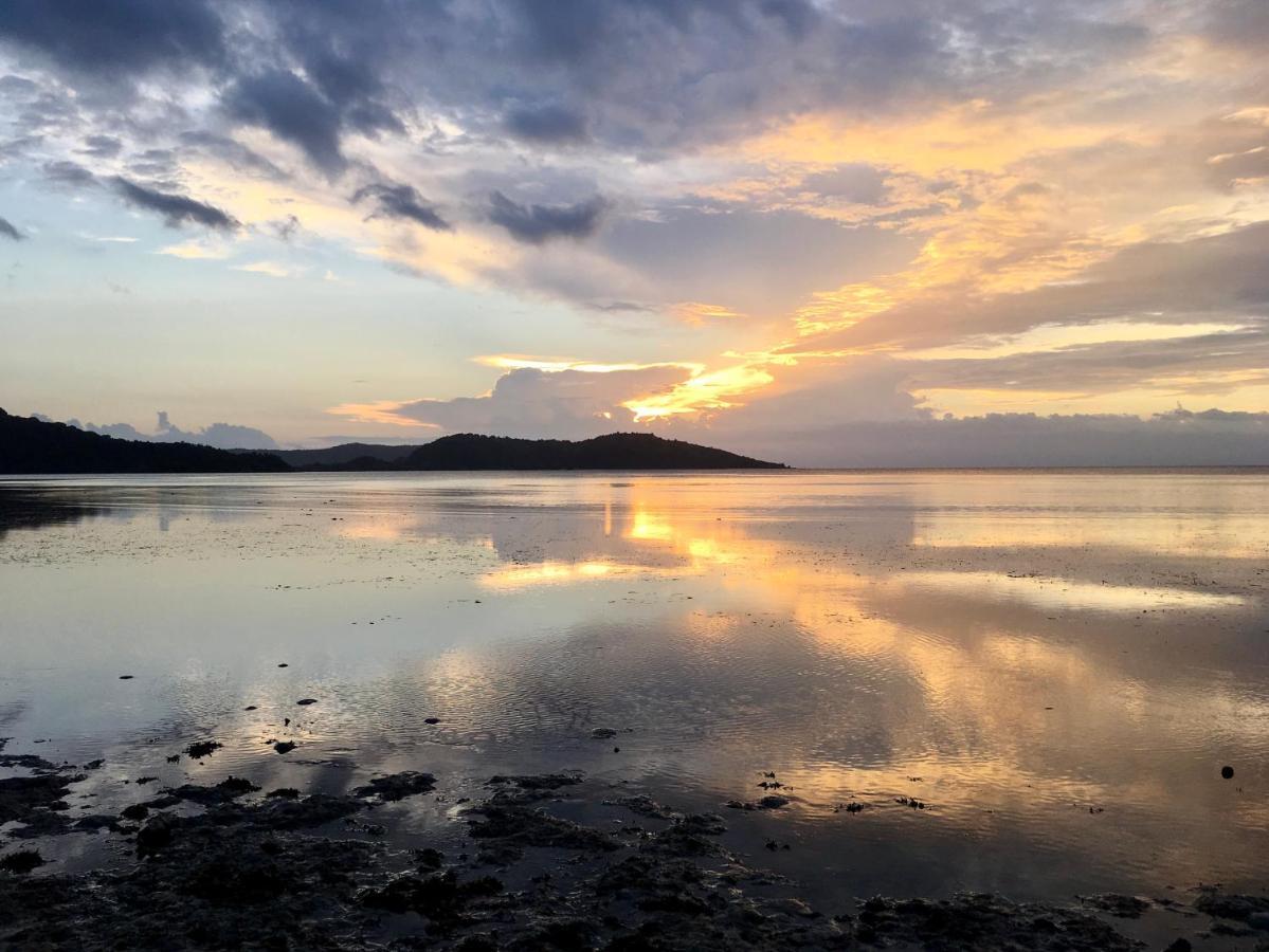 The Papalagi Resort Gili Gede Luaran gambar